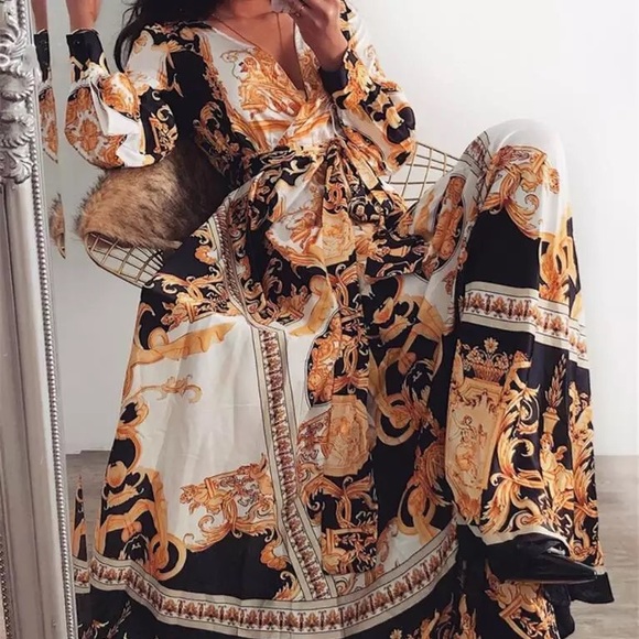 Long flowing Boho-styled wrap-dress - Picture 2 of 6